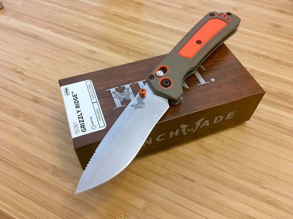 Open Benchmade Grizzly Ridge 15061 showing 3.50" CPM‑S30V drop‑point blade on box
