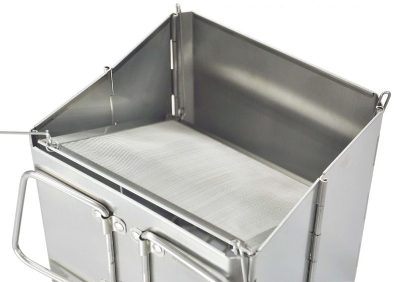 Close-up of Winnerwell Mini Smoker with screen slanted