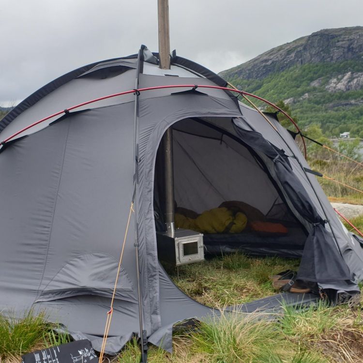 Gamme 8 - Winter Hot Tent for 8 People | NorTent – Canadian
